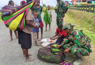 Borong dagangan mama Papua 