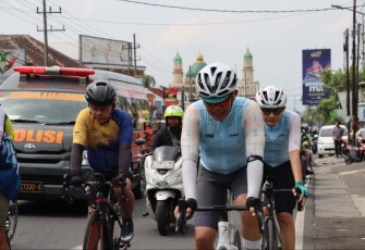 Kapolda Jatim Irjen Pol Imam Sugianto gowes bareng PJU cek kesiapan Tour de Panderman 2024, Kota Batu