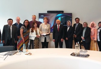 MenkopUKM Teten Masduki bersama Rabo Foundation di Utrecht, Belanda, Kamis (30/5)