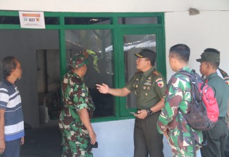 Dandim 0803/Madiun Letkol Inf Meina Helmi saat meninjau Rutilahu 