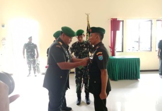 Danrem 121/Abw Brigjen TNI Luqman Arief saat penyerahan tugas Dandim 1204/Sanggau
