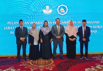 Rektor UMRAH Intruksikan Dekan Baru Seirama Memajukan Kampus 