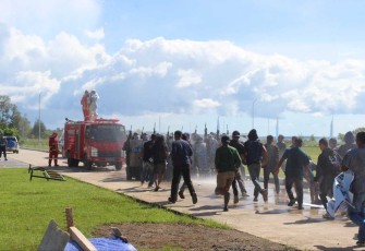 Latihan pertahanan pangkalan Koarmada III