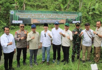 Penanaman pohon bambu bersama Menteri Lingkungan Hidup, Sabtu (21/12)
