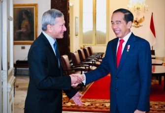 Presiden Joko Widodo menerima kunjungan kehormatan Menteri Luar Negeri (Menlu) Singapura Vivian Balakrishnan beserta delegasi di Istana Merdeka, Jakarta, pada Jumat, 26 April 2024
