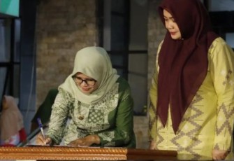 Bupati Blitar Rini Syarifah Tandatangani Kerjasama di Sektor Peternakan dan Pertanian dengan Kabupaten Bima