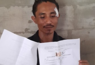 Rumristro Kaur Perencanaan Desa Biting Kecamatan Sambong korban penganiayaan yang dilakukan Ngatino Kades Biting.