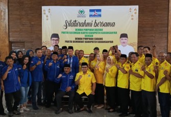  Jajaran pengurus DPC Partai Demokrat Karanganyar dengan DPD Partai Golkar Karanganyar menggelar silaturahmi bersama, Rabu (26/6/2024), di kantor sekretariat DPD Golkar Karanganyar.