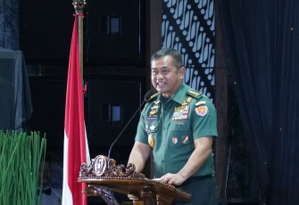 Kasad Jenderal TNI Maruli Simanjuntak, M.Sc., dalam acara penghargaan Kasad Award Kampung Pancasila 2024, yang berlangsung di Markas Besar Angkatan Darat (Mabesad), Jakarta, Jumat malam (20/12/2024). 