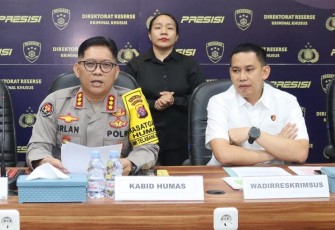 Kabidhumas Kombes Pol Erlan Munaji, S.IK., M.H. saat konferensi pers, di Aula Ditreskrimsus, Mapolda setempat, Rabu (31/1/24)