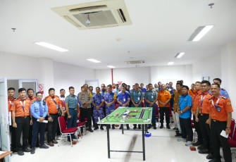 Pasops Lanudal Tanjungpinang  Mayor Laut (P) Handra Mildiawan, mewakili Danlanudal menghadiri undangan rapat komite, Tabletop dan Latihan Skala Khusus (Partial Exercise) Bandara Raja Haji Fisabilillah, Tanjungpinang, Kamis (18/01/2024)