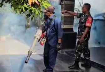 Babinsa Padas saat dampingi Fogging
