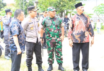 Dandim 0806/Trenggalek Letkol Czi Yudo Aji Susanto, S.Sos., M.A., beserta Forkopimda terlibat langsung dalam memantu pelaksanaan Pemilu di sejumlah Tempat Pemungutan Suara (TPS).