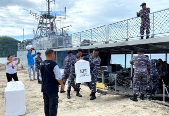 TNI AL Distribusikan Kotak Suara ke Pulau Terdepan Indonesia
