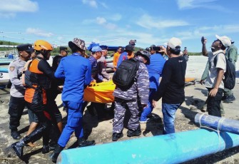 TIM SAR Gabungan TNI AL Berhasil Temukan WNA Asal Australia yang Tenggelam di Pantai Wisata Grajagan Banyuwangi 