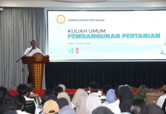 Mentan Andi Amran Sulaiman saat mengisi Kuliah Umum Universitas Andi Djema Palopo di Kantor Wali Kota Palopo, Provinsi Sulawesi Selatan.