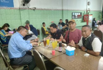 RoHa Ajak Makan Bareng Cak Dedi dan Jurnalis 