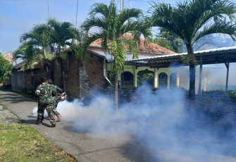 Kodim Madiun Lakukan Fogging di Asrama Prajurit