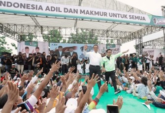 Pasangan capres-cawapres nomor urut 01, Anies Baswedan-Muhaimin Iskandar atau AMIN pada Selasa (30/1) pagi saat menggelar kampanye akbar di Lapangan Pendawa, Slawi, Kabupaten Tegal, Jawa Tengah.