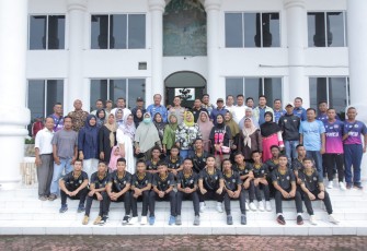 Wakil Bupati Lepas Tim Sepakbola SSB Mezzaluna Asahan