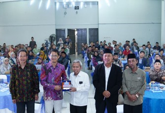 Foto bersama usai acara