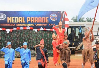 Penampilan Kesenian Khas Indonesia i bumi nusantara camp, Mavivi, Beni, Republik Demokratik Kongo, beberapa waktu lalu.