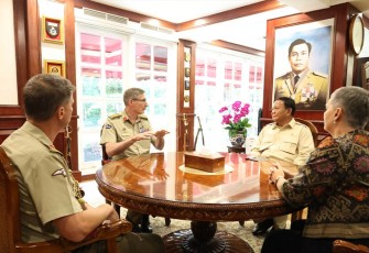 Menhan Prabowo saat Terima Kunjungan Panglima Angkatan Bersenjata Australia di Kantor Kementerian Pertahanan RI.