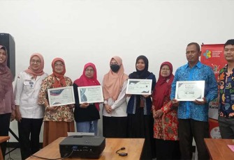 Penyerahan piagam penghargaan dari jajaran pengurus MSI kepada kader berprestasi, di kawasan Badran Asri, Cangakan, Karanganyar, Rabu (7/2/2024).