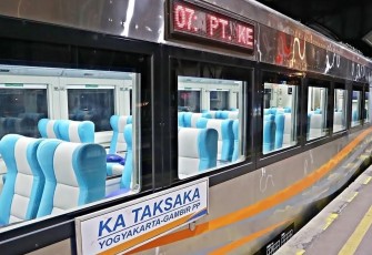 KA Taksaka Jakarta - Yogyakarta 