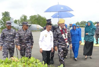 Danpuspenerbal saat Tiba di Lanudal Tanjungpinang