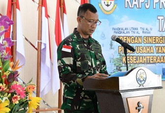 Danlanal Ranai Kolonel Laut (P) Maman Nurachman saat membuka secara resmi pelaksanaan rapat anggota pertanggungjawaban (RAPJ) Primer Koperasi Angkatan Laut (Primkopal) Lanal Ranai tahun buku 2023.