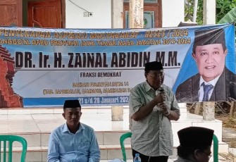 Anggota DPRD Jatim, Zainal Abidin saat serap aspirasi di Desa Batang-Batang Laok 