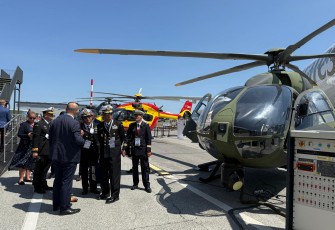  Komandan Pusat Penerbangan TNl Angkatan Laut (Danpuspenerbal), Laksda TNl Bayu Alisyahbana mewakili Kepala Staf TNl Angkatan Laut (Kasal), Laksamana TNl Dr. Muhammad Ali menghadiri undangan Paris Air Show 2025 di Parc de Venue Salon Aéronautique le Bourget, Paris Perancis, Kamis (19/6/2025)