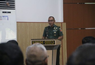 Kasdim 0803/Madiun saat memimpin kegiatan pengumpulan Rencana Rinci Wilayah Pertahanan (RRWP) Tahun Anggaran 2025, pada Selasa (15/7).