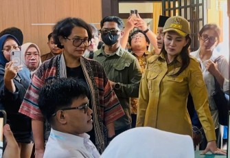 Pada Senin (3/11), Sekretaris Jenderal Kemendikdasmen, Suharti, meninjau tiga satuan pendidikan di Kota Ternate, Maluku Utara, yang melaksanakan TKA, yakni SMA Negeri 10 Ternate, SMA Negeri 2 Ternate, dan SMK Negeri 1 Ternate.