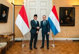 Menlu RI Sugiono bersama PM Belanda Dick Schoof di Den Haag, Belanda