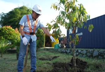 KAI Logistik Tanam 1.200 Pohon