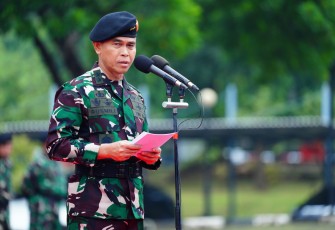 Markas Besar Tentara Nasional Indonesia (Mabes TNI) menggelar Upacara Bendera 17-an bulan Januari Tahun 2025, Upacara Bendera ini dipimpin oleh Inspektur Upacara Pa Sahli Tk. III Bidang Komunikasi Sosial Panglima TNI Mayjen TNI Rusmili, S.I.P., M.Si