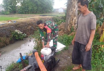 Babinsa Koramil Pilangkenceng Laksanakan Pendampingan Pompanisasi Poktan Kedung Rejeki