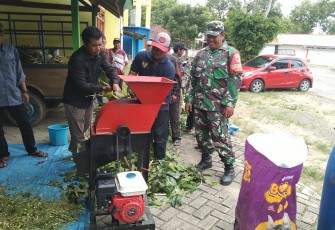 Babinsa Koramil 0805/14 Bringin Ikuti Pelatihan Teknologi Tepat Guna Pakan Fermentasi Untuk Ternak 