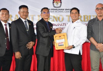 Fikri-Hendri Resmi Terpilih Bupati dan Wakil Bupati Rejang Lebong