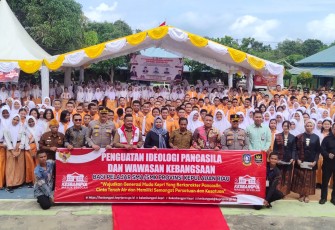  Ketua TP PKK Kepulauan Riau, Dewi Kumalasari Ansar mengingatkan para remaja, khususnya pelajar akan bahaya perundingan atau dikenal dengan istilah bullying dan bijak dalam bermedia sosial