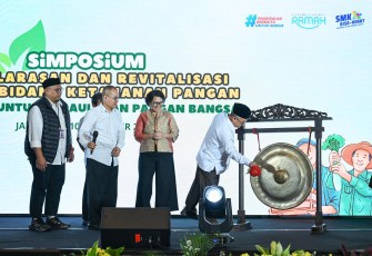 Kementerian Pendidikan Dasar dan Menengah (Kemendikdasmen) melalui Direktorat Sekolah Menengah Kejuruan, Direktorat Jenderal Pendidikan Vokasi, Pendidikan Khusus, dan Pendidikan Layanan Khusus (PKPLK) menggelar Simposium Penyelarasan dan Revitalisasi Vokasi Bidang Ketahanan Pangan dengan tajuk “Dari SMK untuk Kedaulatan Pangan Bangsa”