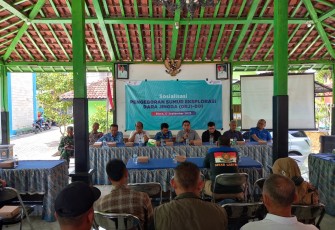 Pertamina EP Cepu melakukan sosialisasi dengan Forkopimcam, Kades,  anggota DPRD dan warga Desa Mendenrejo Kecamatan Kradenan dalam rangka persiapan pengeboran sumur eksplorasi Dara Jingga 00