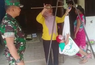  Babinsa Koramil 0805/12 Mantingan Dampingi Kegiatan Posyandu Di Wilayah