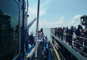 Bea Cukai Aceh dan Polri Bersinergi Salurkan Bantuan Banjir ke Langsa Lewat Operasi Laut Terpadu