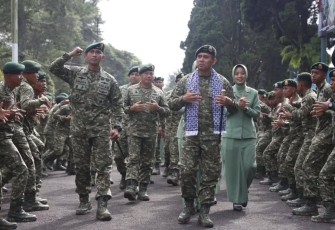 Pangdivif 1 Kostrad Kunjungi Yonif 303 Kostrad