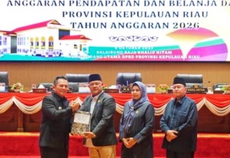 Gubernur Kepri Sampaikan Rancangan KUA PPAS APBD Kepri Tahun 2026 Dalam Rapat Paripurna