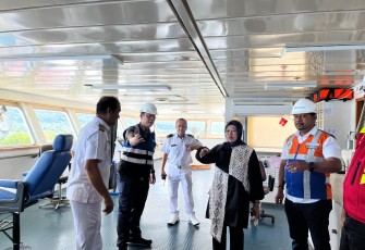 Asisten deputi pengembangan BUMN bidang infrastruktur dan logistik saat melakukan kunker di pelabuhan Bitung