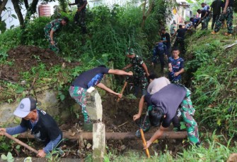 Pembersihan aliran sungai di wilayah 